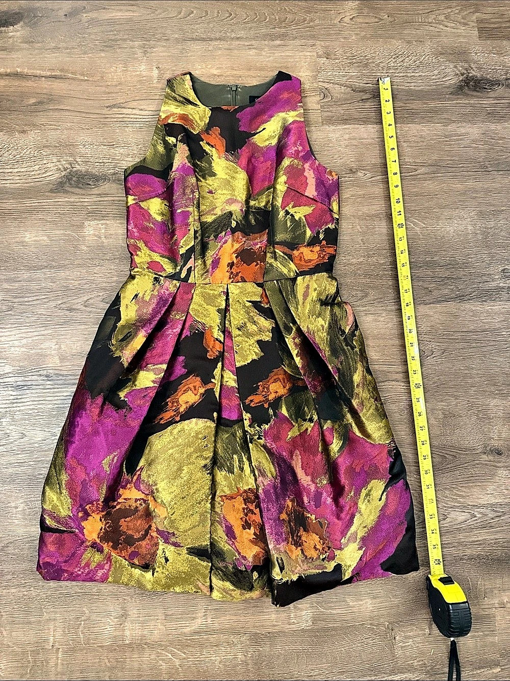 Carmen Marc Valvo Abstract Pleated Jaquard Dress in Purple & Green Size 6 Like N